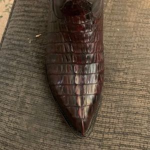 Los Altos crocodile black cherry size 9.5EE